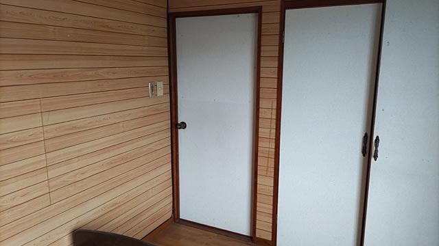 ドア
